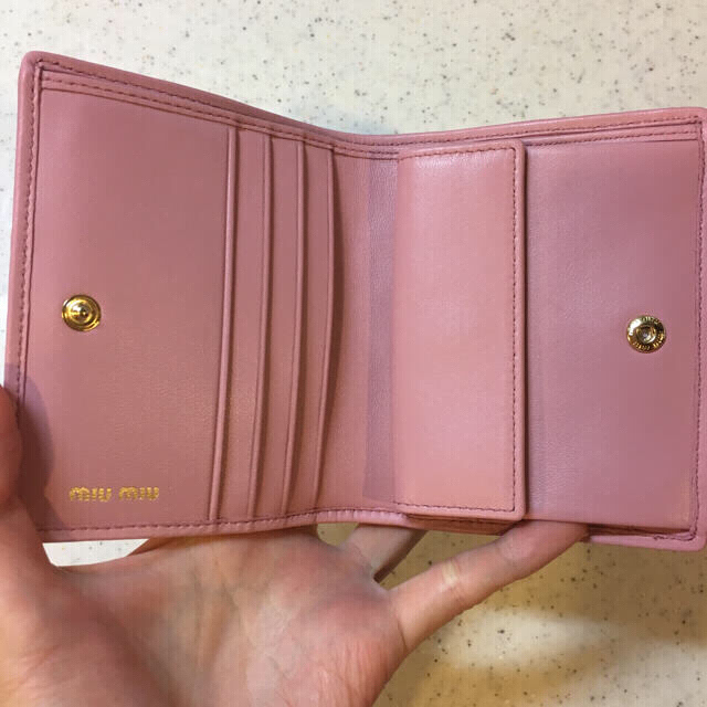 miumiu(ミュウミュウ)の新品未使用♡miumiu マテラッセ ビジュー付き ピンク レディースのファッション小物(財布)の商品写真