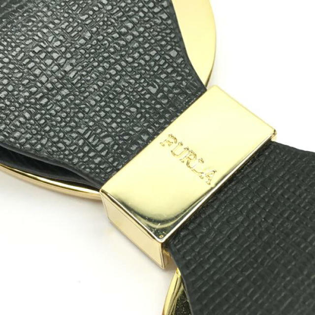 Furla(フルラ)のFURLA  キーホルダー キーチャーム  リボン 黒 ブラック×ゴールド レディースのファッション小物(キーホルダー)の商品写真
