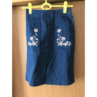 マジェスティックレゴン(MAJESTIC LEGON)のマジェスティックレゴン 刺繍デニムスカート(ひざ丈スカート)