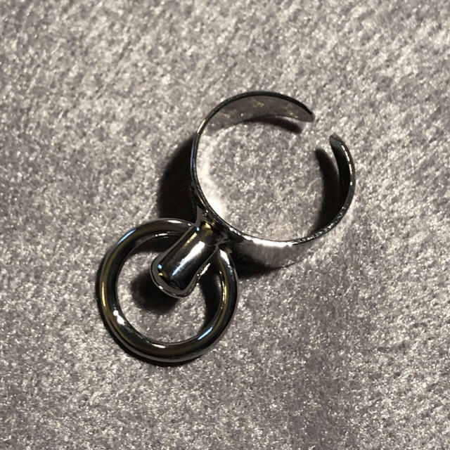 シルバーカラー パンク リング フリーサイズ レディースのアクセサリー(リング(指輪))の商品写真