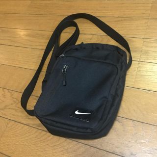 ナイキ(NIKE)の★美品★ ナイキ ショルダーバッグ 黒(ショルダーバッグ)