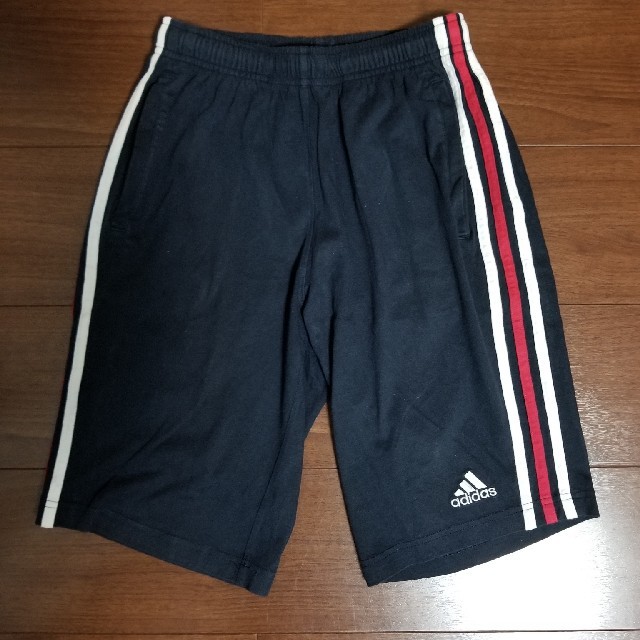 adidas(アディダス)のadidas　アディダス　ハーフパンツ　１６０サイズ キッズ/ベビー/マタニティのキッズ服男の子用(90cm~)(パンツ/スパッツ)の商品写真