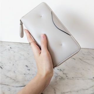 アニヤハインドマーチ(ANYA HINDMARCH)の【新品・完売カラー】Anya Hindmarch チャビー 長財布 ベージュ(財布)