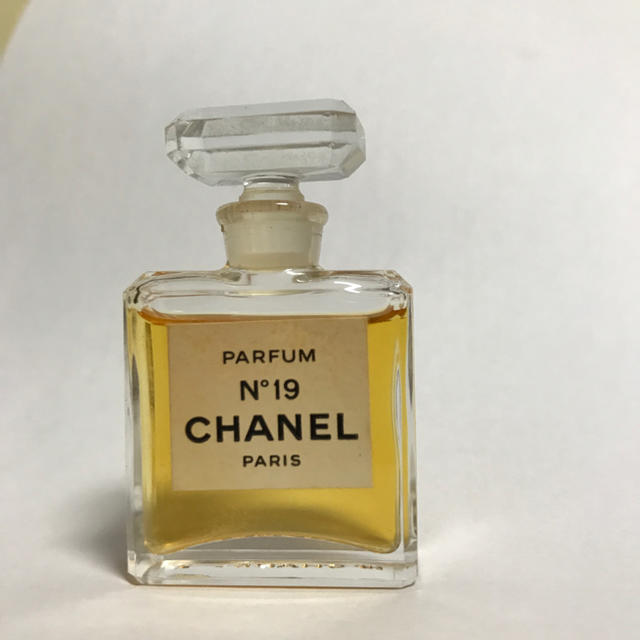 CHANEL - CHANEL PARFUM 19番の通販 by ルナ's shop｜シャネルならラクマ