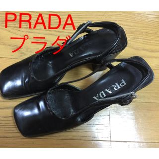 PRADA◉バックストラップパンプス