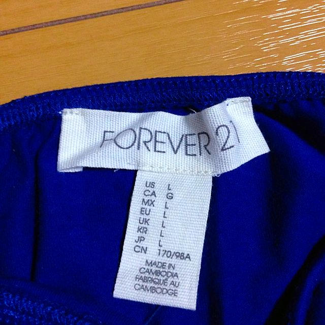 FOREVER 21(フォーエバートゥエンティーワン)のベアトップ ブルー レディースのトップス(ベアトップ/チューブトップ)の商品写真