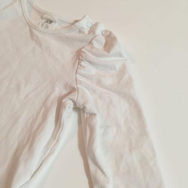 H&M(エイチアンドエム)のh&m ホワイトパフスリーブTシャツ キッズ/ベビー/マタニティのベビー服(~85cm)(Ｔシャツ)の商品写真