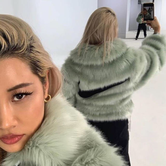 もらって嬉しい出産祝い AMBUSH FUR FAUX REVERSIBLE NIKE x AMBUSH XS