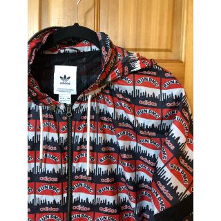 adidas - 美品 adidas ナイロンジャケット RUN DMC 総柄 の通販 adidas - 美品 adidas ナイロンジャケット RUN DMC 総柄 の通販