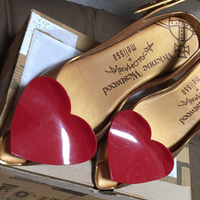 Vivienne Westwood(ヴィヴィアンウエストウッド)の激安！！ヴィヴィアン♡ハートパンプス♡ レディースの靴/シューズ(ハイヒール/パンプス)の商品写真