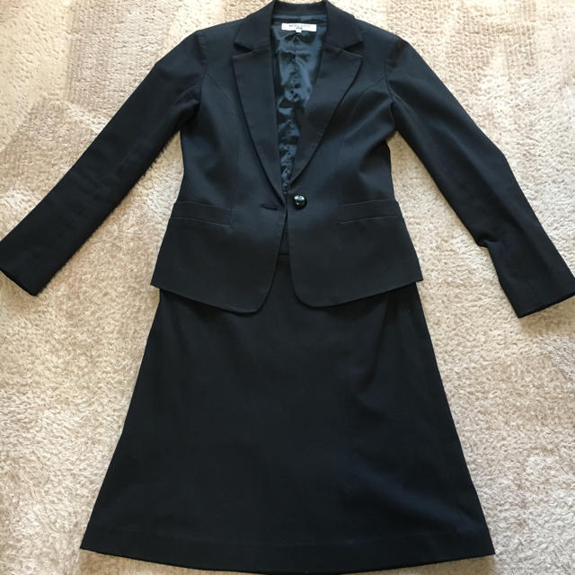 NATURAL BEAUTY BASIC(ナチュラルビューティーベーシック)のナチュラルビューティーベーシック スーツ 黒 M レディースのフォーマル/ドレス(スーツ)の商品写真