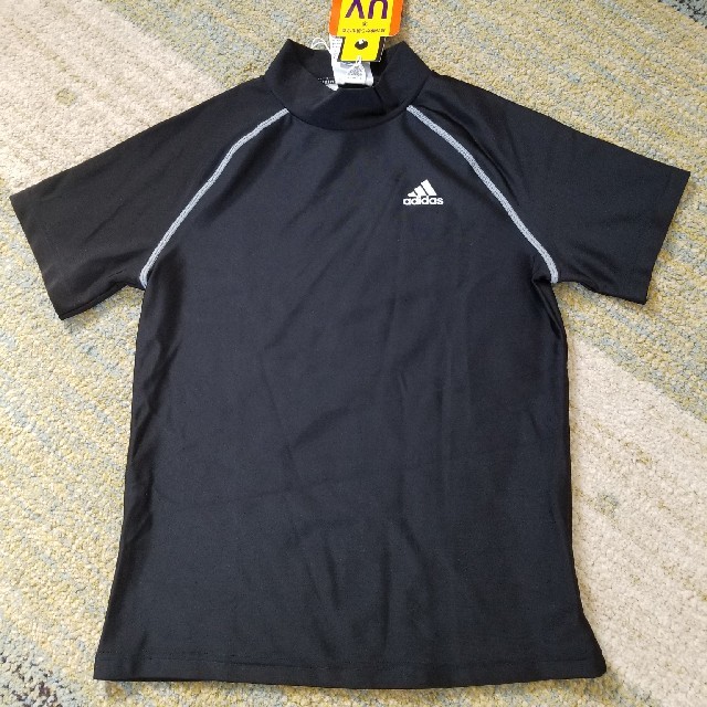 adidas(アディダス)の新品　アディダス adidas ラッシュガード 130cm　 キッズ/ベビー/マタニティのキッズ服男の子用(90cm~)(水着)の商品写真