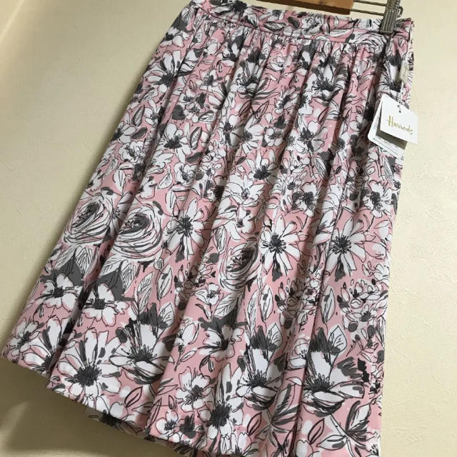 Harrods(ハロッズ)のみえみえ様専用 新品 Harrods 花柄スカート サイズ2  レディースのスカート(ひざ丈スカート)の商品写真