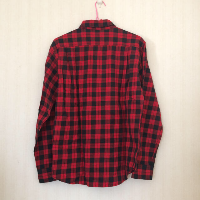 GU(ジーユー)の赤チェックシャツ メンズのトップス(シャツ)の商品写真
