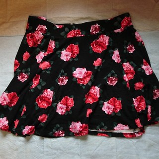 エイチアンドエム(H&M)のH&M 花柄スカート 大きいサイズ(ミニスカート)