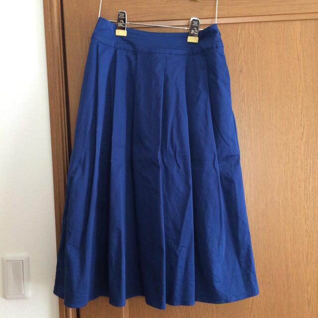 LEPSIM LOWRYS FARM(レプシィムローリーズファーム)の青のミディロングスカート レディースのスカート(ひざ丈スカート)の商品写真