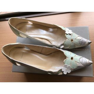 オゥバニスター(AU BANNISTER)の【USED】オゥバニスター パンプス花柄 23cm(ハイヒール/パンプス)