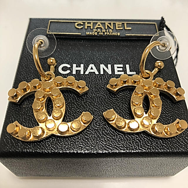 レディース【正規品】遊び心のあるCHANEL❤︎ピアス