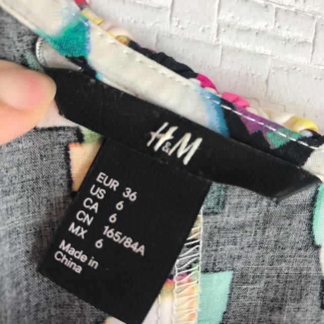 H&M(エイチアンドエム)のH&M カジュアルドレス レディースのワンピース(ひざ丈ワンピース)の商品写真