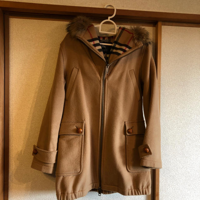 BURBERRY(バーバリー)のBurberry ベージュコート レディースのジャケット/アウター(毛皮/ファーコート)の商品写真