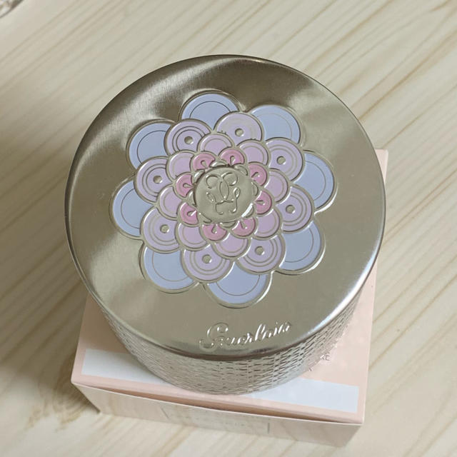 GUERLAIN(ゲラン)のメテオリットビーユ 2 コスメ/美容のベースメイク/化粧品(フェイスパウダー)の商品写真