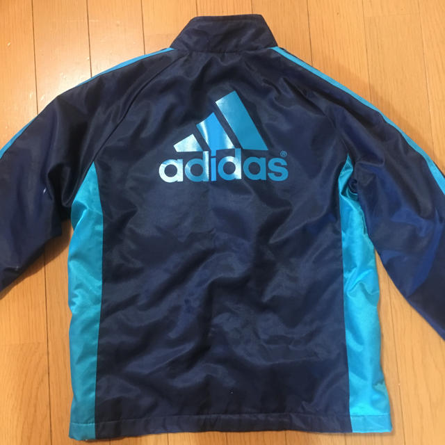 adidas(アディダス)のadidas キッズ上着 キッズ/ベビー/マタニティのキッズ服男の子用(90cm~)(ジャケット/上着)の商品写真