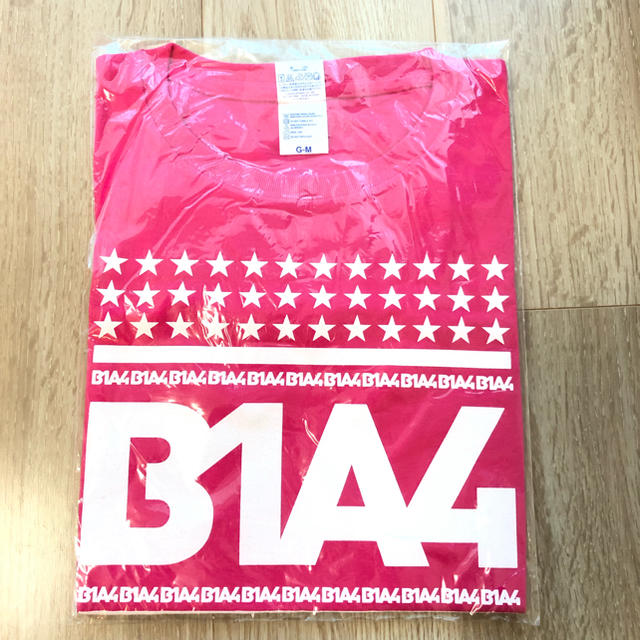 B1A4(ビーワンエーフォー)のB1A4 Tシャツ Mサイズ 新品未開封 エンタメ/ホビーのタレントグッズ(アイドルグッズ)の商品写真