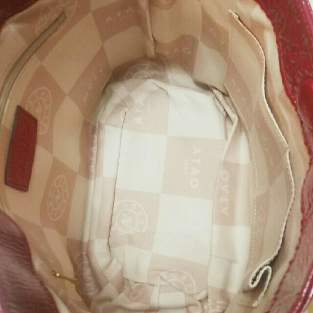 ATAO(アタオ)の《美品》アタオ　キャンディ　ラズベリーレッド　(保存袋付き) レディースのバッグ(ショルダーバッグ)の商品写真