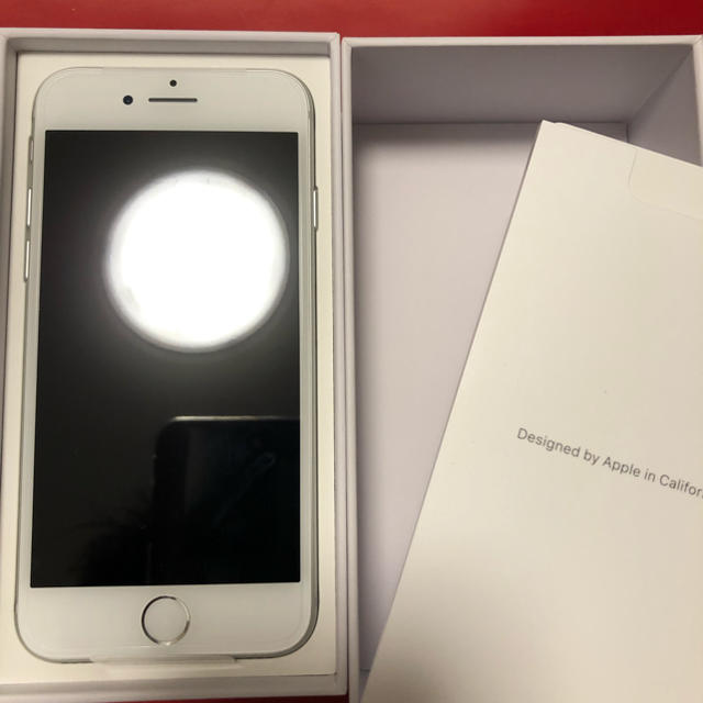 【新品】iPhone8 64GB シルバー SIMフリー docomo