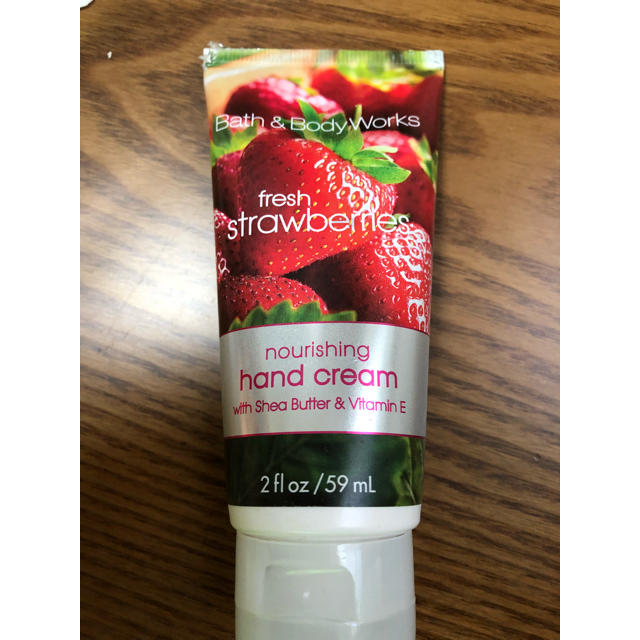 Bath & Body Works(バスアンドボディーワークス)のBath&Body works ハンドクリーム　 コスメ/美容のボディケア(ハンドクリーム)の商品写真