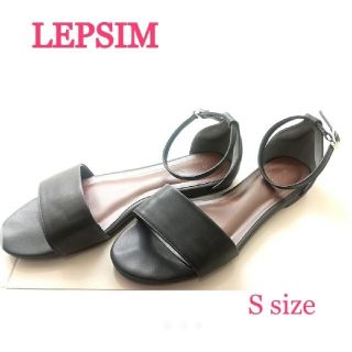 レプシィム(LEPSIM)のLEPSIM【2回使用】ストラップ付きフラットサンダル(サンダル)