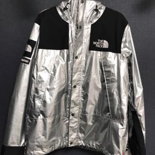 シュプリーム(Supreme)の【最安値】supreme × the north face シルバー 18ss(マウンテンパーカー)