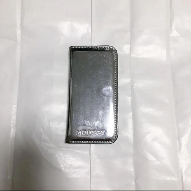 moussy(マウジー)のmoussy 手帳型 ミラー付き シルバー iPhone5/5s/SE ケース スマホ/家電/カメラのスマホアクセサリー(iPhoneケース)の商品写真