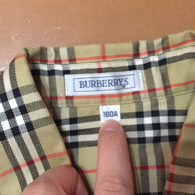 BURBERRY(バーバリー)のバーバリー Yシャツ(160A) レディースのトップス(シャツ/ブラウス(半袖/袖なし))の商品写真