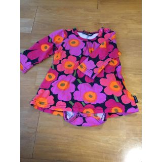 マリメッコ(marimekko)のマリメッコ ウニッコ柄 花柄 ロンパース 美品(ロンパース)