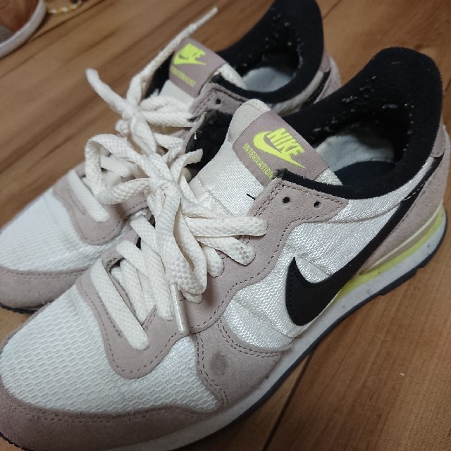 Nike スニーカー レディース