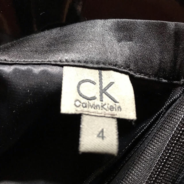 ck Calvin Klein(シーケーカルバンクライン)のカルバンクライン シルクスカート レディースのスカート(ひざ丈スカート)の商品写真