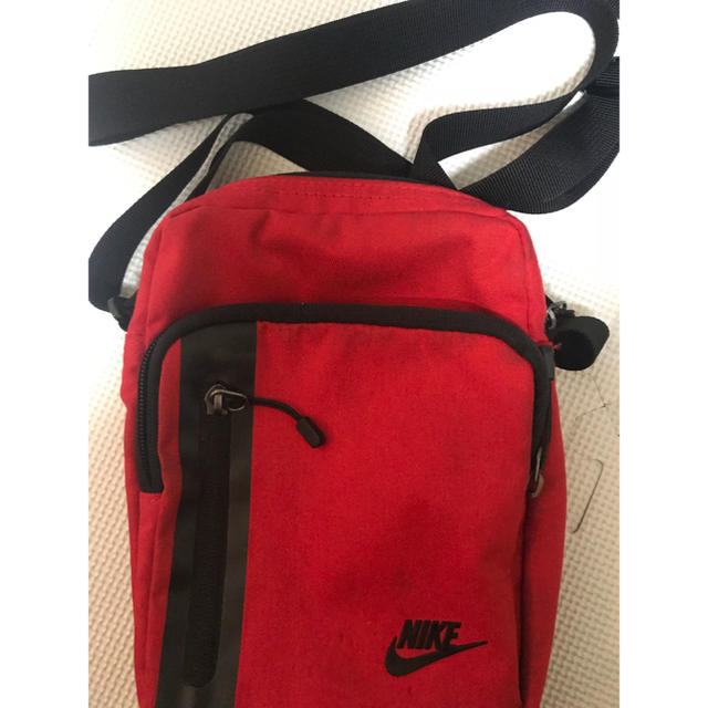 NIKE(ナイキ)のNIKE カバン  レディースのバッグ(ショルダーバッグ)の商品写真