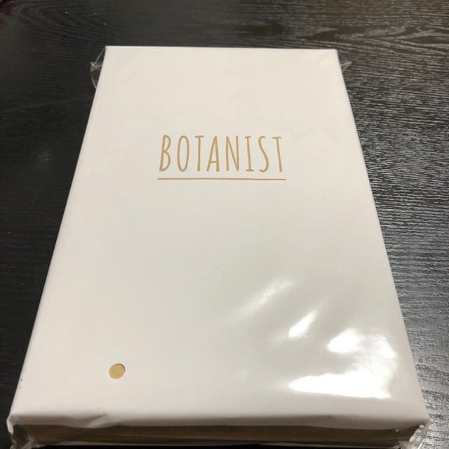 BOTANIST(ボタニスト)の♡新品♡ボタニスト♡付録♡ レディースのファッション小物(ポーチ)の商品写真