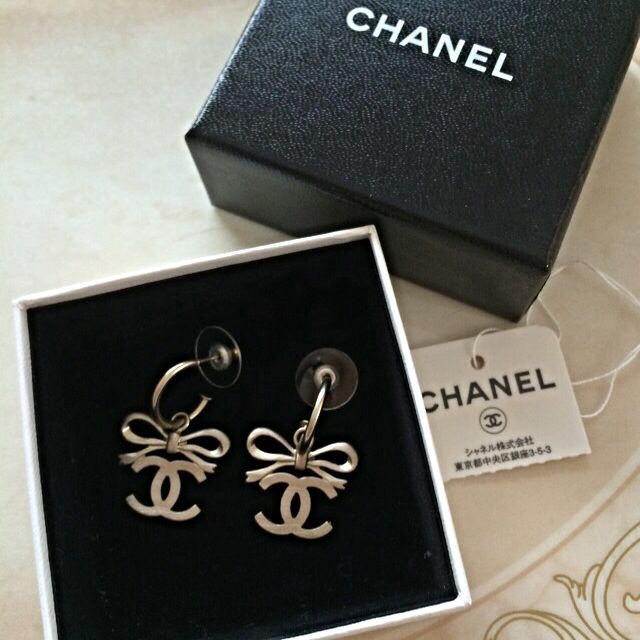 未使用♡CHANEL♡リボンピアスレディース