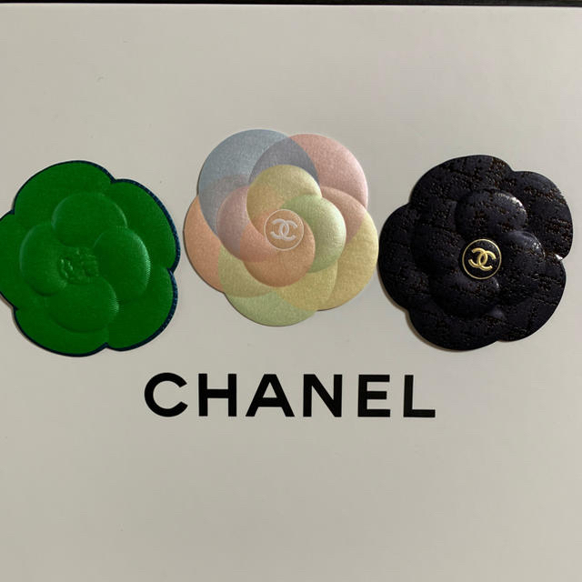 CHANEL(シャネル)のCHANEL カメリア ステッカー 4個セット レディースのファッション小物(その他)の商品写真