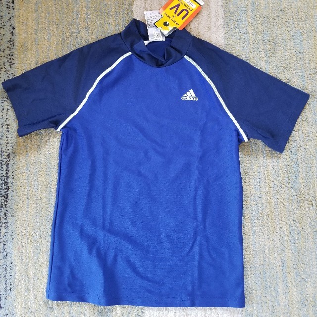 adidas(アディダス)の新品　アディダス adidas ラッシュガード 160cm キッズ/ベビー/マタニティのキッズ服男の子用(90cm~)(水着)の商品写真