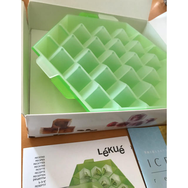 Lekue(ルクエ)のルクエ アイスキューブ  新品未使用 インテリア/住まい/日用品のキッチン/食器(調理道具/製菓道具)の商品写真