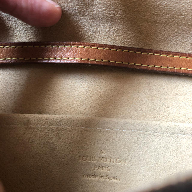 LOUIS VUITTON(ルイヴィトン)のLOUIS  VUITTON  レディースのバッグ(ショルダーバッグ)の商品写真