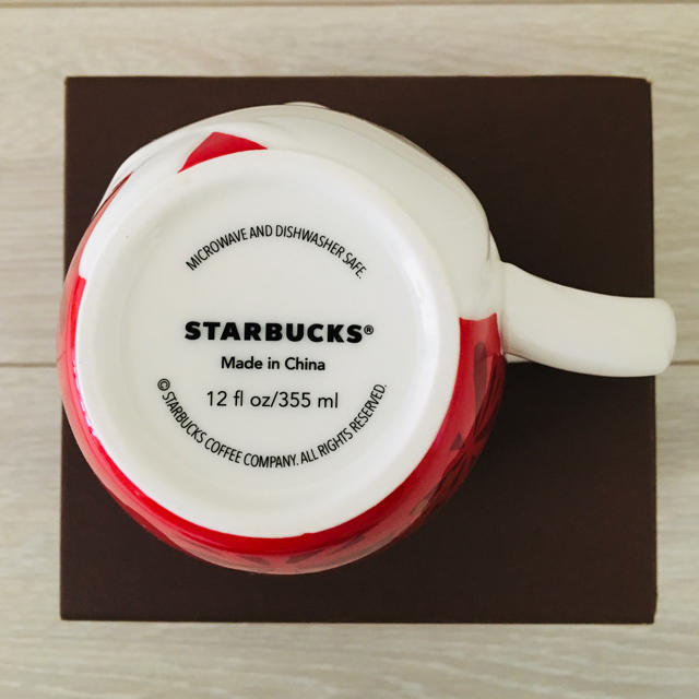 Starbucks Coffee(スターバックスコーヒー)のSTARBUCKS 干支マグカップ 戌 インテリア/住まい/日用品のキッチン/食器(グラス/カップ)の商品写真