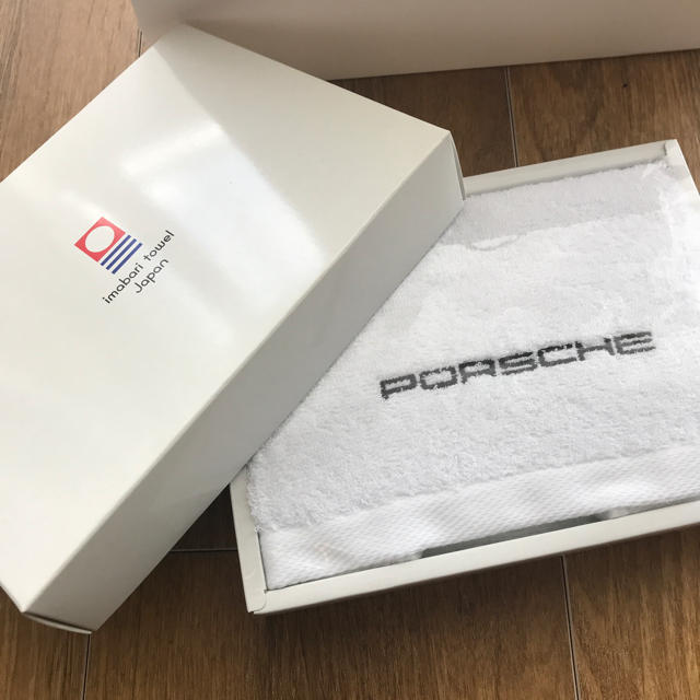 Porsche(ポルシェ)のポルシェ タオル 今治タオル値下げ エンタメ/ホビーのコレクション(ノベルティグッズ)の商品写真