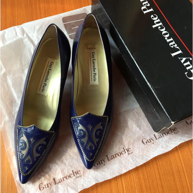 定番から日本未入荷 Guy Laroche Paris ギラロッシュ パンプス 23.5cm