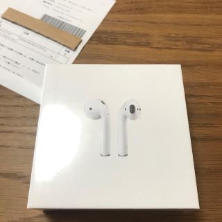 アップル(Apple)の新型 AirPods 第2世代【MV7N2J/A】(ヘッドフォン/イヤフォン)