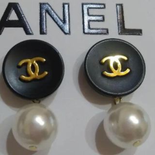 シャネル(CHANEL)のシャネル パールピアス 値下げしました。(ピアス)