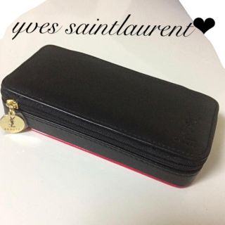 イヴサンローランボーテ(Yves Saint Laurent Beaute)の❤︎新品未使用❤︎イヴ・サンローラン ケース ポーチ(ポーチ)